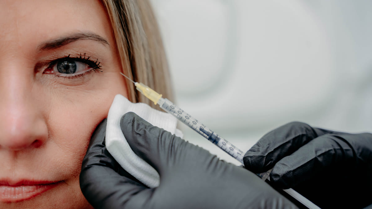 Botox injectable treatment near a patient's eye